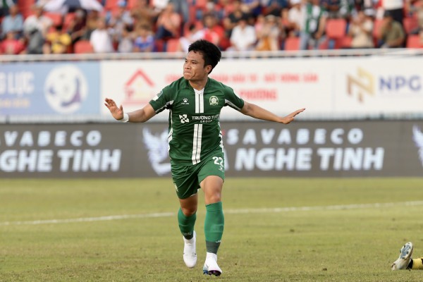 CLB Bình Phước của Công Phượng được treo thưởng khủng 10 tỉ đồng trận play-off: Khát vọng V-League! CLB Bình Phước của Công Phượng được treo thưởng khủng 10 tỉ đồng trận play-off: Khát vọng V-League!