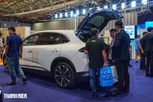 Xe điện VinFast hút khách tham quan Triển lãm Automechanika 2025 Xe điện VinFast hút khách tham quan Triển lãm Automechanika 2025