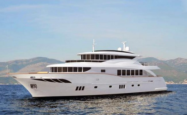 Chán siêu xe đại gia Việt chuyển sang chơi du thuyền Chán siêu xe đại gia Việt chuyển sang chơi du thuyền