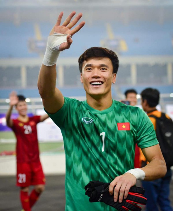 Trận play-off giành vé V-League: Màn tái ngộ buồn vui lẫn lộn của những người hùng Thường Châu Trận play-off giành vé V-League: Màn tái ngộ buồn vui lẫn lộn của những người hùng Thường Châu