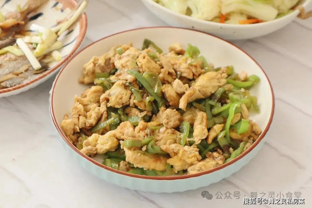 Bữa cơm gia đình với thực đơn 4 món dân dã