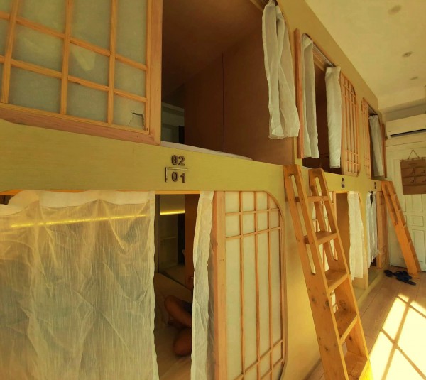 Nhiều người đến cà phê giường nằm để làm gì? Nhiều người đến cà phê giường nằm để làm gì?