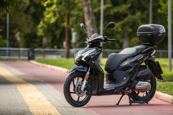 Xe tay ga Trung Quốc sao chép thiết kế Honda SH125i, giá chỉ bằng phân nửa Xe tay ga Trung Quốc sao chép thiết kế Honda SH125i, giá chỉ bằng phân nửa