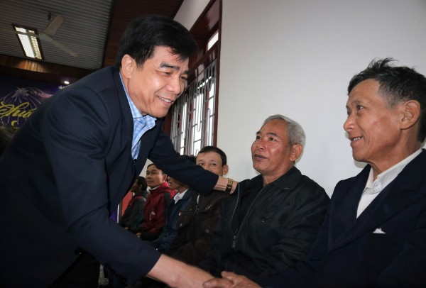 'Là cán bộ phải biết lắng nghe hơi thở từ cuộc sống của người dân' 'Là cán bộ phải biết lắng nghe hơi thở từ cuộc sống của người dân'