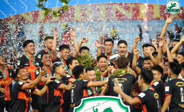 CLB Ninh Bình liên tục mua 'sao': Nhắm con đường vô địch như HAGL năm 2003