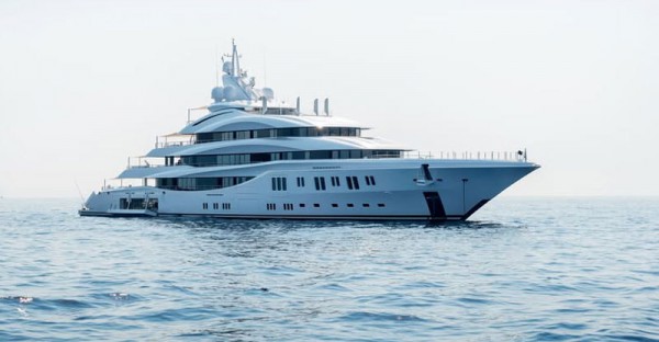 Chán siêu xe đại gia Việt chuyển sang chơi du thuyền Chán siêu xe đại gia Việt chuyển sang chơi du thuyền