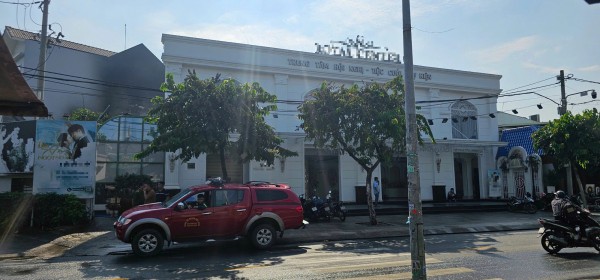 Cháy trung tâm tiệc cưới lúc sáng sớm ở TP.HCM