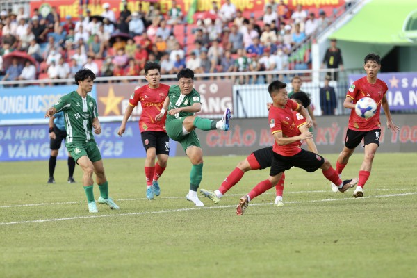 Công Phượng ghi dấu ấn sắc nét, Bình Phước thắng đậm: Đá play-off tìm suất thăng hạng V-League Công Phượng ghi dấu ấn sắc nét, Bình Phước thắng đậm: Đá play-off tìm suất thăng hạng V-League