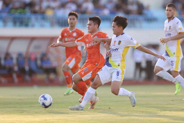 Đua trụ hạng V-League kịch tính hơn phim: Đà Nẵng đá play-off với Bình Phước, Quảng Nam thoát hiểm
