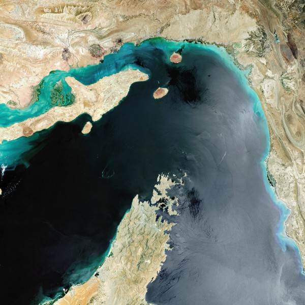 Eo biển Hormuz là gì và quan trọng ra sao đối với thương mại toàn cầu? Eo biển Hormuz là gì và quan trọng ra sao đối với thương mại toàn cầu?