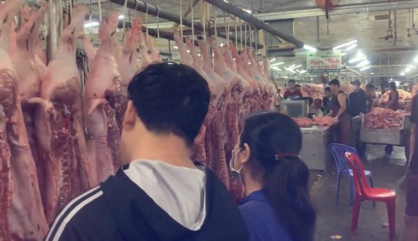 Giá heo hơi hôm nay 23.6.2025: Đà giảm tạm ngừng