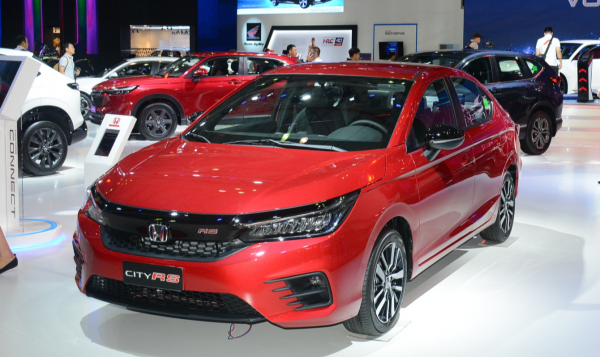 Giá xe sedan hạng B tại Việt Nam giảm sâu Giá xe sedan hạng B tại Việt Nam giảm sâu