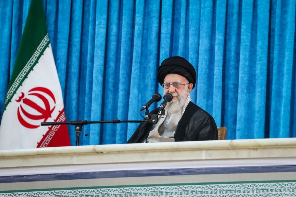Iran tuyên bố sẽ tấn công các căn cứ Mỹ nếu xung đột nổ ra Iran tuyên bố sẽ tấn công các căn cứ Mỹ nếu xung đột nổ ra