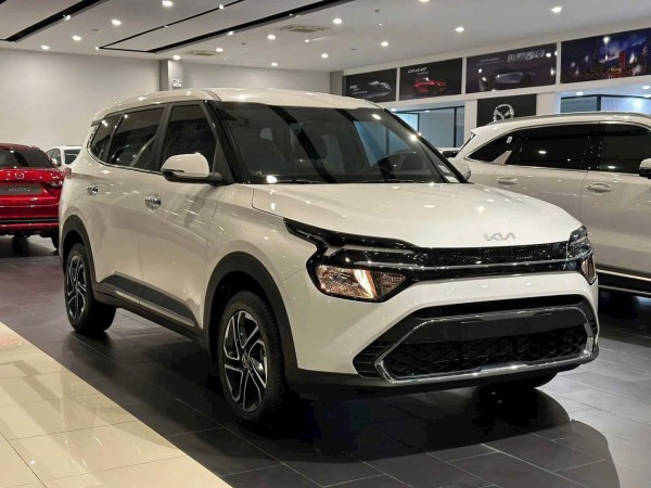 KIA Carens giảm giá dưới 600 triệu đồng, quyết đấu Mitsubishi Xpander KIA Carens giảm giá dưới 600 triệu đồng, quyết đấu Mitsubishi Xpander