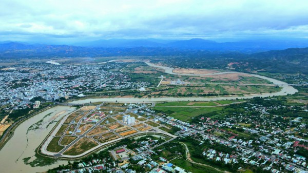 Kon Tum hỗ trợ 25 triệu đồng/người khi đến Quảng Ngãi làm việc sau sáp nhập Kon Tum hỗ trợ 25 triệu đồng/người khi đến Quảng Ngãi làm việc sau sáp nhập