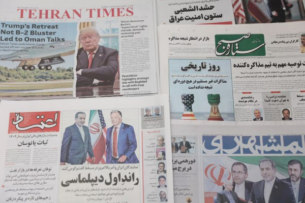 Ông Trump cảnh báo Israel không tấn công Iran, Tehran định ngưng làm giàu uranium Ông Trump cảnh báo Israel không tấn công Iran, Tehran định ngưng làm giàu uranium