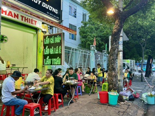 Phường Gia Định có đường ẩm thực Vạn Kiếp, chợ Bà Chiểu cũng là điểm đến không thể bỏ qua Phường Gia Định có đường ẩm thực Vạn Kiếp, chợ Bà Chiểu cũng là điểm đến không thể bỏ qua