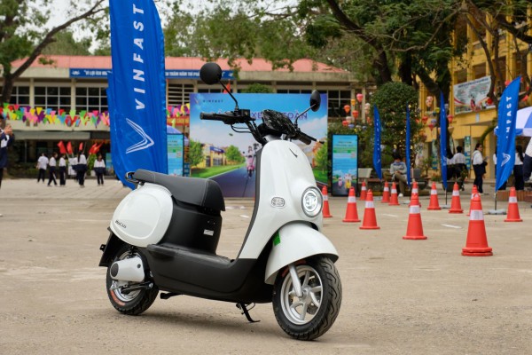 Sôi động thị trường xe máy điện giá rẻ dành cho học sinh, sinh viên Sôi động thị trường xe máy điện giá rẻ dành cho học sinh, sinh viên