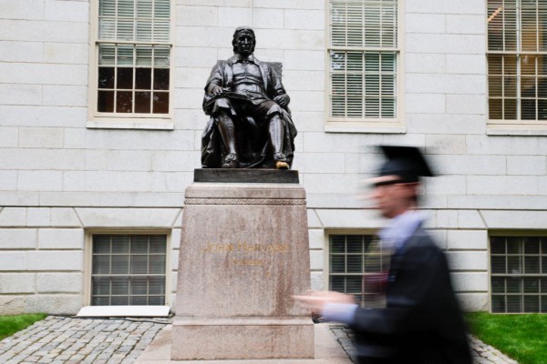 Thẩm phán Mỹ chặn kế hoạch ngăn cản Đại học Harvard nhận sinh viên quốc tế Thẩm phán Mỹ chặn kế hoạch ngăn cản Đại học Harvard nhận sinh viên quốc tế