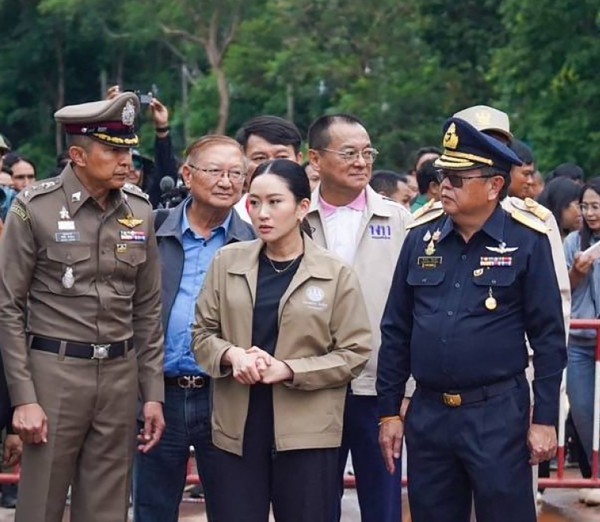 Thủ tướng Thái Lan cứng cỏi sau 'tối hậu thư' của ông Hun Sen Thủ tướng Thái Lan cứng cỏi sau 'tối hậu thư' của ông Hun Sen