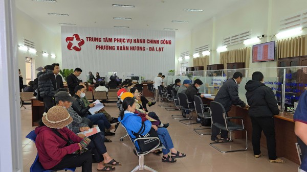 Trụ sở P.Xuân Hương - Đà Lạt rộn ràng trước giờ vận hành thử nghiệm Trụ sở P.Xuân Hương - Đà Lạt rộn ràng trước giờ vận hành thử nghiệm