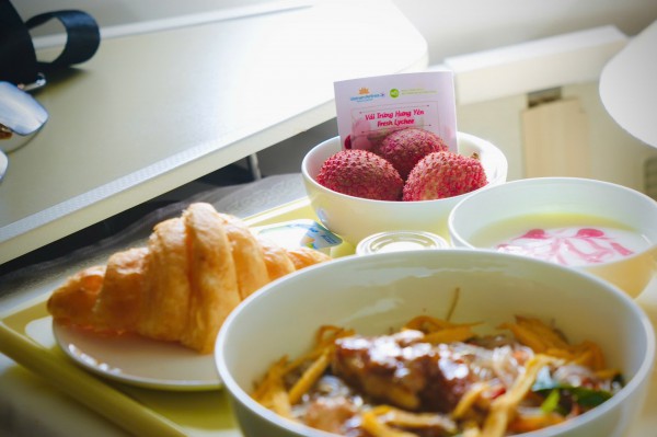 Vải trứng Hưng Yên 'siêu hot' giá hơn 200.000 đồng/kg lên thực đơn máy bay Vải trứng Hưng Yên 'siêu hot' giá hơn 200.000 đồng/kg lên thực đơn máy bay