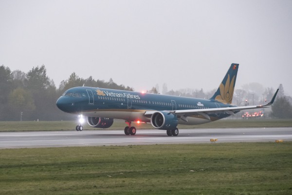 Vietnam Airlines hạ cánh khẩn cấp cứu hành khách Vietnam Airlines hạ cánh khẩn cấp cứu hành khách