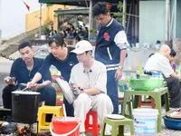 Bố ơi mình đi đâu thế - Tập 3: Neko Lê và các bố trầy trật khởi nghiệp bánh cuốn chả mực