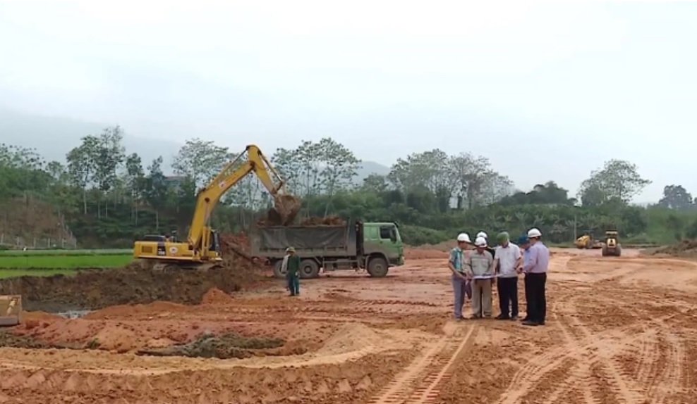 Phó Thủ tướng: Nên thu thuế khoán với hộ kinh doanh có doanh thu dưới 1 tỷ đồng - Ảnh 2. Phó Thủ tướng: Nên thu thuế khoán với hộ kinh doanh có doanh thu dưới 1 tỷ đồng - Ảnh 2.