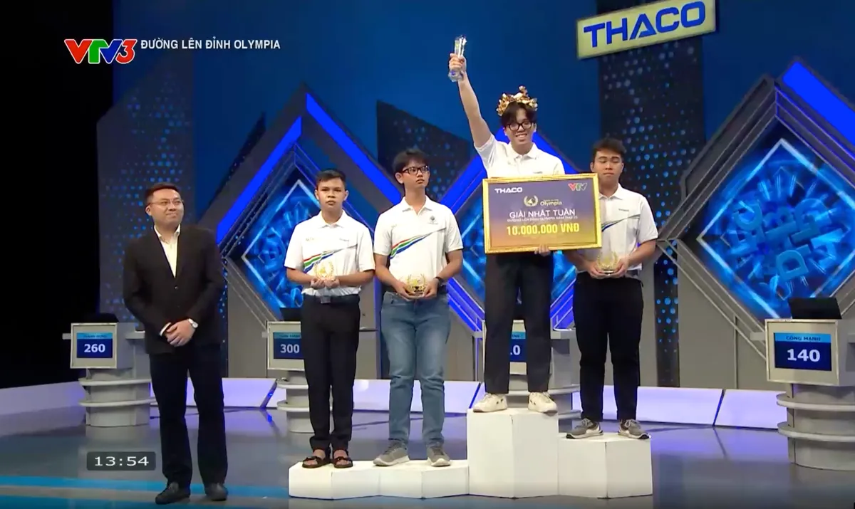 Đường lên đỉnh Olympia: Nam sinh Hà Nội thi đấu xuất sắc giành vòng nguyệt quế - Ảnh 9. Đường lên đỉnh Olympia: Nam sinh Hà Nội thi đấu xuất sắc giành vòng nguyệt quế - Ảnh 9.