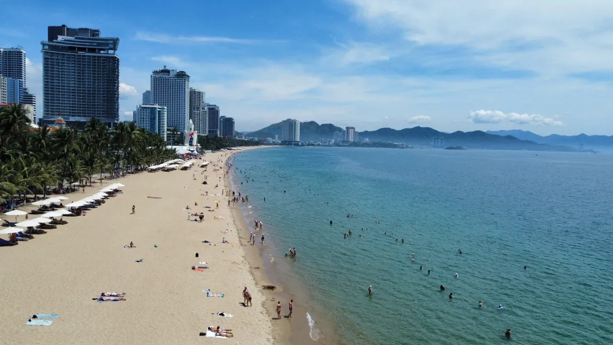Mở rộng đường bay - Tăng tốc cho du lịch Khánh Hòa - Ảnh 5. Mở rộng đường bay - Tăng tốc cho du lịch Khánh Hòa - Ảnh 5.
