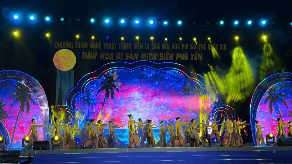 Khai thác chuyến bay đêm đến Phú Yên, thúc đẩy kích cầu du lịch - Ảnh 3. Khai thác chuyến bay đêm đến Phú Yên, thúc đẩy kích cầu du lịch - Ảnh 3.