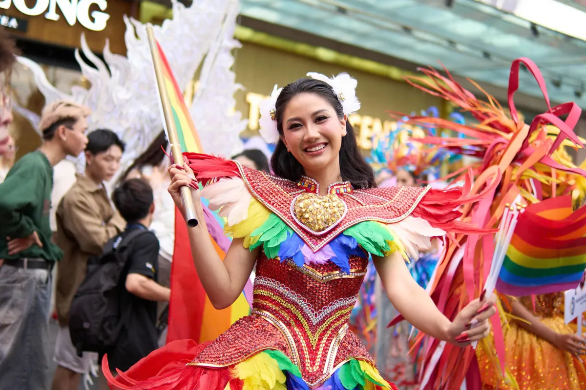 Rực rỡ sắc màu lễ hội Carnival trên đường phố Nha Trang - Ảnh 2. Rực rỡ sắc màu lễ hội Carnival trên đường phố Nha Trang - Ảnh 2.