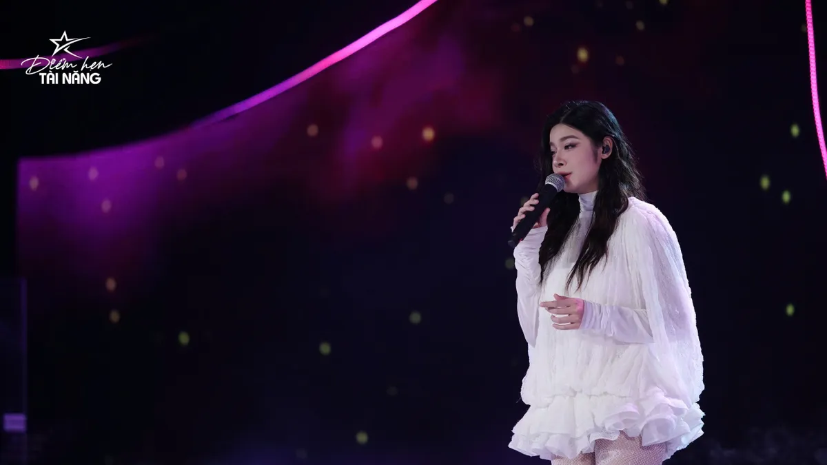 Điểm hẹn tài năng liveshow 2: Thanh Thuỷ dừng bước, Thanh Thuỵ bứt phá - Ảnh 6. Điểm hẹn tài năng liveshow 2: Thanh Thuỷ dừng bước, Thanh Thuỵ bứt phá - Ảnh 6.