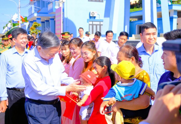 13 đặc khu của Việt Nam: Đặc khu Cồn Cỏ pháo đài xanh trên Biển Đông