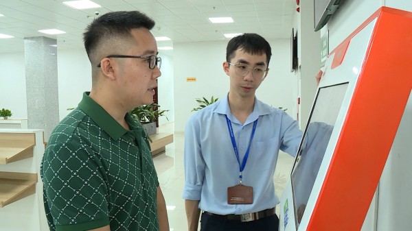 Sẵn sàng cho cuộc chuyển dịch lịch sử: Chiếc chìa khóa chuyển đổi số Sẵn sàng cho cuộc chuyển dịch lịch sử: Chiếc chìa khóa chuyển đổi số