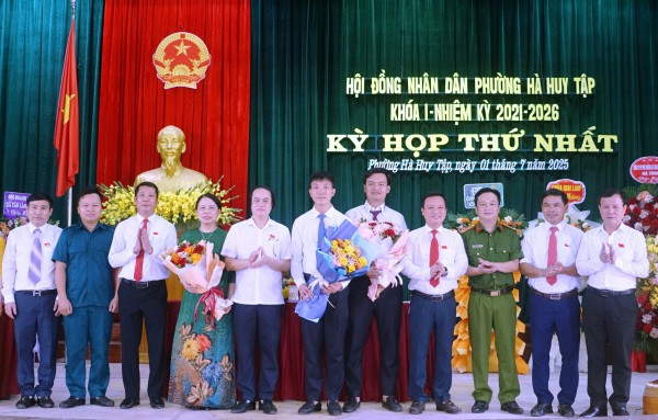 'Ngày đầu thực hiện chính quyền địa phương 2 cấp như thế này là quá tốt'