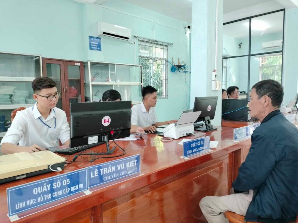 Vận hành chính quyền địa phương 2 cấp tại miền Tây: Thủ tục hành chính ra sao?