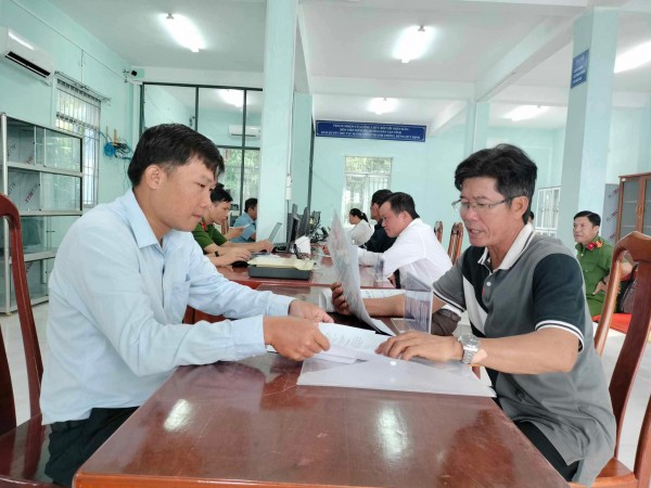 Vận hành chính quyền địa phương 2 cấp tại miền Tây: Thủ tục hành chính ra sao?