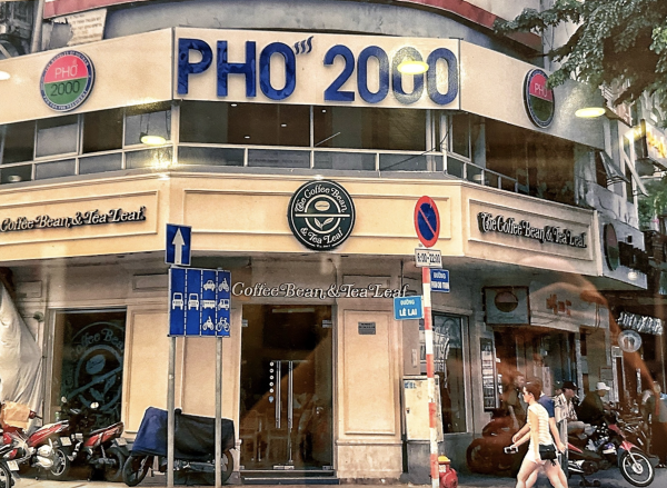 Phường Bến Thành có bún vỉa hè 'mắc nhất TP.HCM', Phở 2000 tổng thống Mỹ ghé thưởng thức