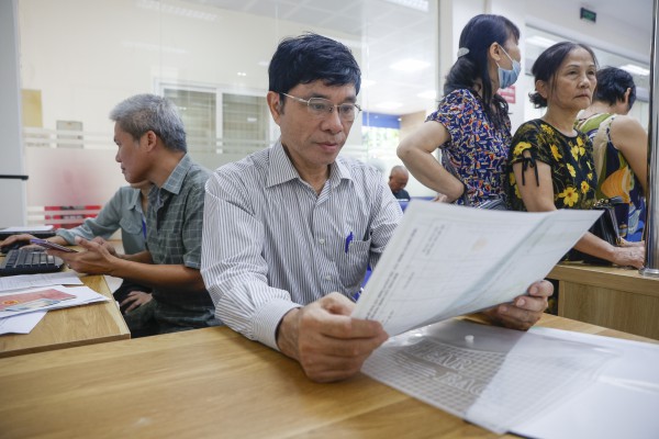 Công dân đến phường giải quyết thủ tục đông gấp 4-5 lần