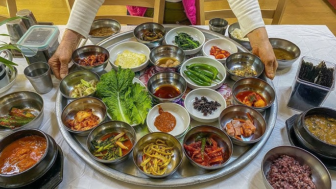 Mâm cơm truyền thống Hàn Quốc khiến người lười rửa bát “chạy mất dép”