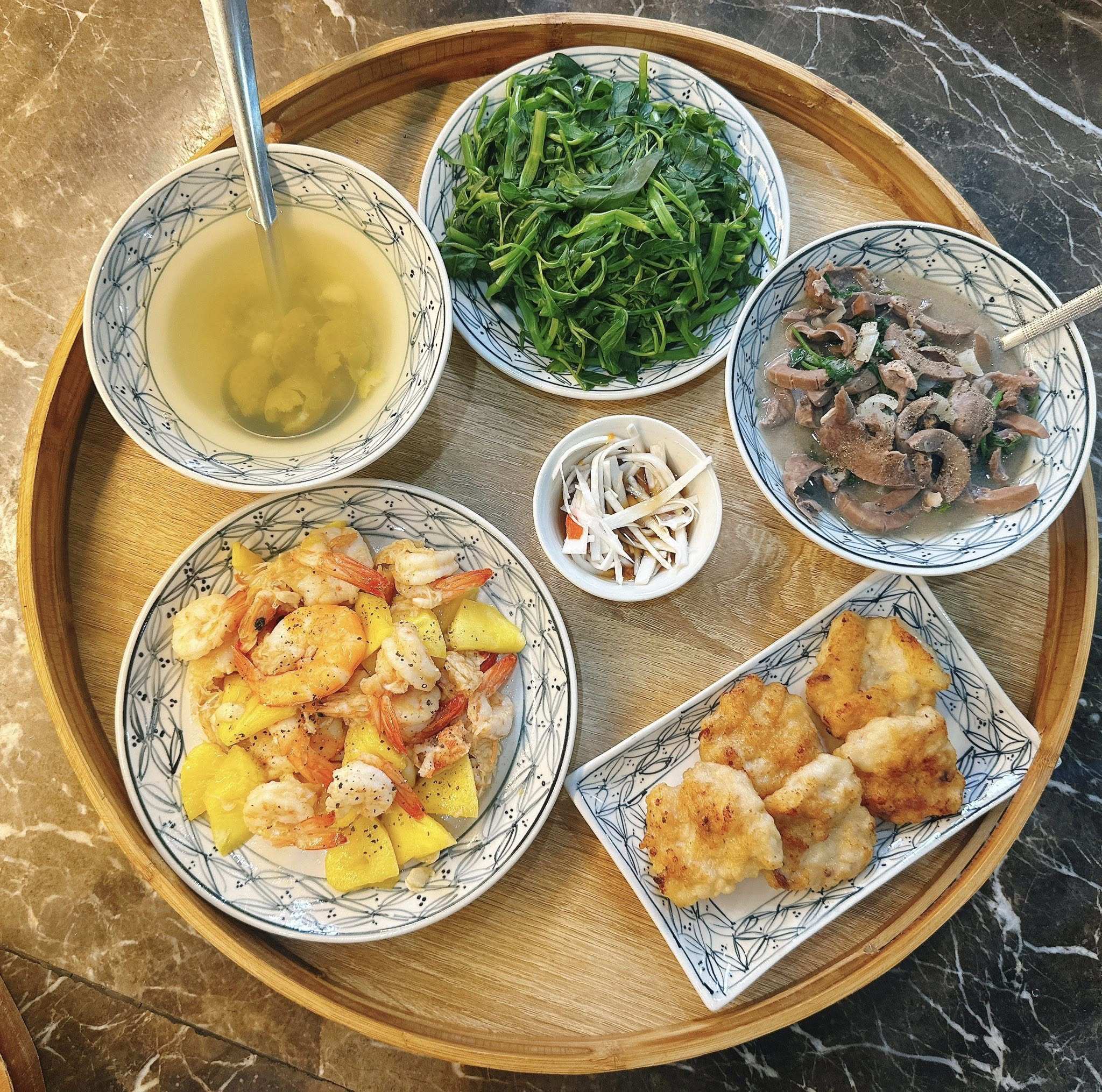 Thực đơn tuyệt ngon khiến chồng con "nghiện" cơm nhà