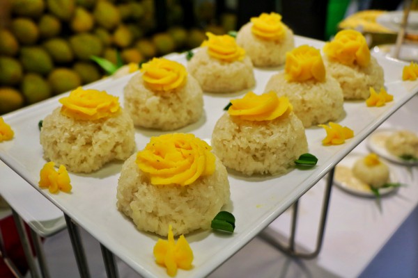 'Độc lạ' buffet sầu riêng đang diễn ra ở TP.HCM: Cửa hàng chuẩn bị gần 2 tấn 'Độc lạ' buffet sầu riêng đang diễn ra ở TP.HCM: Cửa hàng chuẩn bị gần 2 tấn