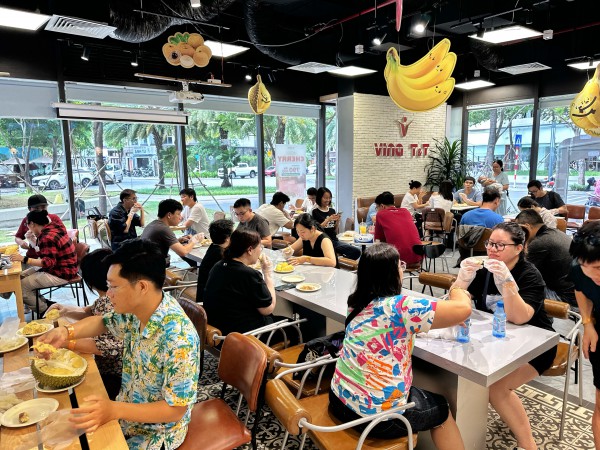 'Độc lạ' buffet sầu riêng đang diễn ra ở TP.HCM: Cửa hàng chuẩn bị gần 2 tấn 'Độc lạ' buffet sầu riêng đang diễn ra ở TP.HCM: Cửa hàng chuẩn bị gần 2 tấn