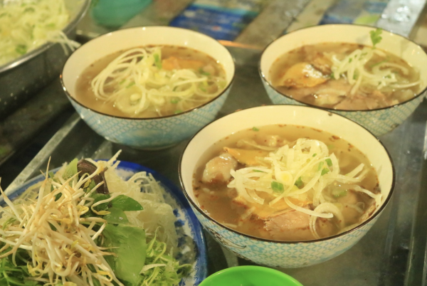 Đi tìm những quán bún bò Huế ngon nức tiếng TP.HCM: Quán 'ruột' của bạn ở đâu? Đi tìm những quán bún bò Huế ngon nức tiếng TP.HCM: Quán 'ruột' của bạn ở đâu?