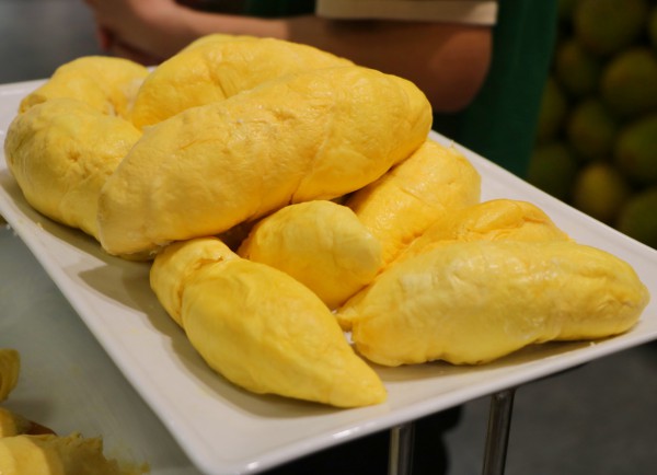 Buffet sầu riêng 'độc lạ' ở TP.HCM: Gần 2 tấn hết sạch, ngừng nhận khách sớm Buffet sầu riêng 'độc lạ' ở TP.HCM: Gần 2 tấn hết sạch, ngừng nhận khách sớm