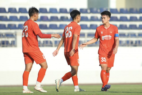 Vì sao trung vệ cao gần 2 m của HAGL bị loại khỏi U.23 Việt Nam? Vì sao trung vệ cao gần 2 m của HAGL bị loại khỏi U.23 Việt Nam?