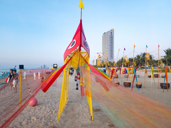 Đẹp ngỡ ngàng không gian nghệ thuật trên bãi biển Đà Nẵng Đẹp ngỡ ngàng không gian nghệ thuật trên bãi biển Đà Nẵng