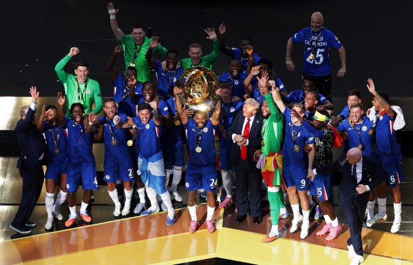 HLV Chelsea sung sướng tột độ vì vô địch, đội trưởng PSG nói lời cay đắng